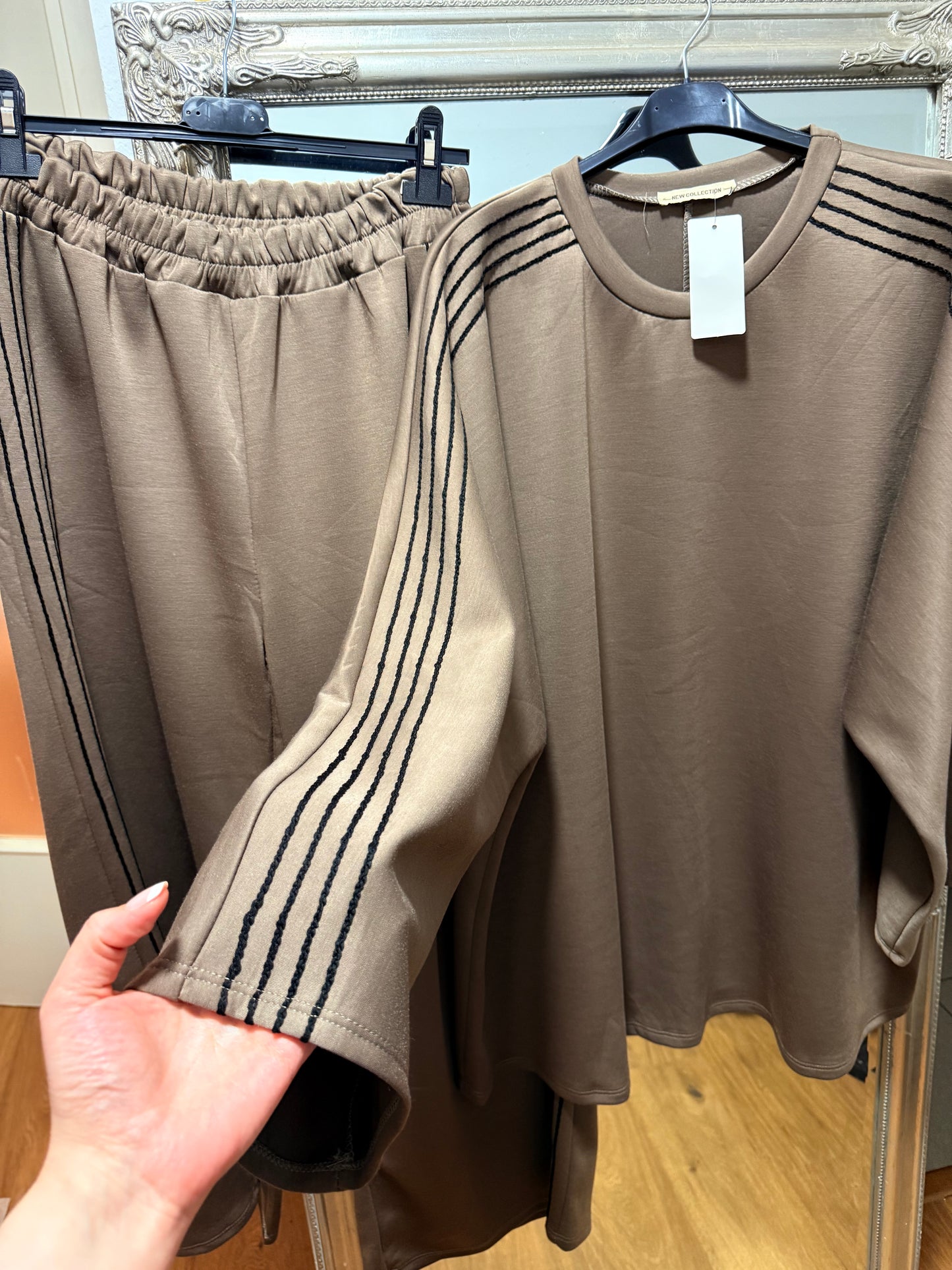 Conjunto estilo chándal