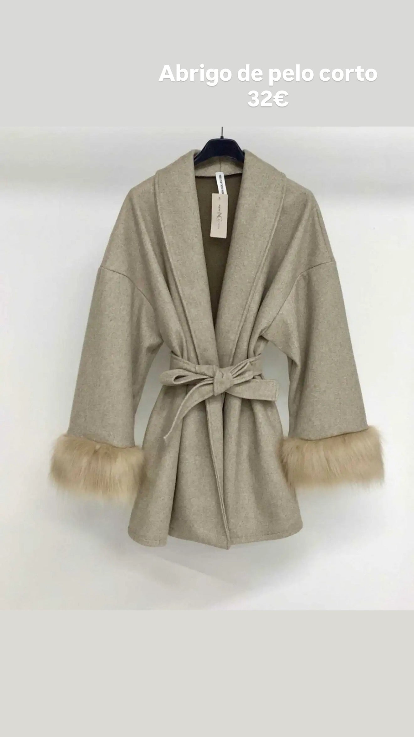 Abrigo corto Taupe.