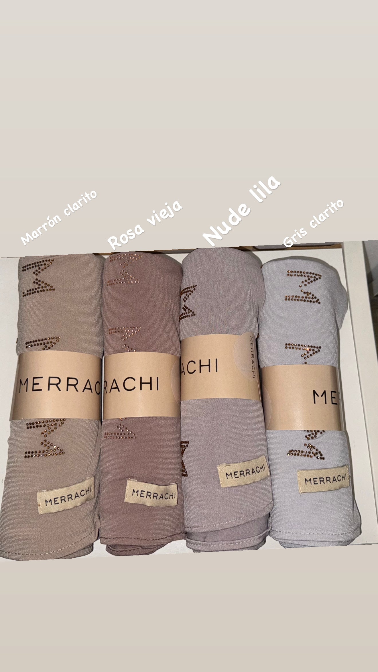 Hijab M con etiqueta